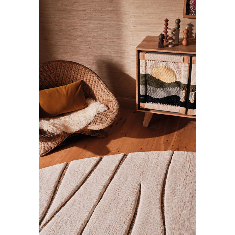 Vail Nettle Shaped Area Rug, Novelty 9' x 12'
