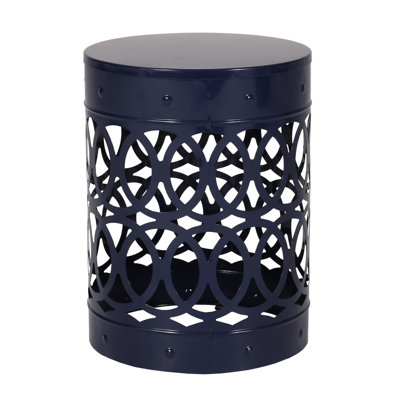 Grande table d'appoint moderne en métal pour l'extérieur. Finition bleu marine, coupe en fer. Thermolaqué, sans assemblage. 13,38 po x 13,38 po x 18,3 po, grande table 4,67 lb. Design. Bleu, coupé, cadre thermolaqué. 13,38 po x 18 po