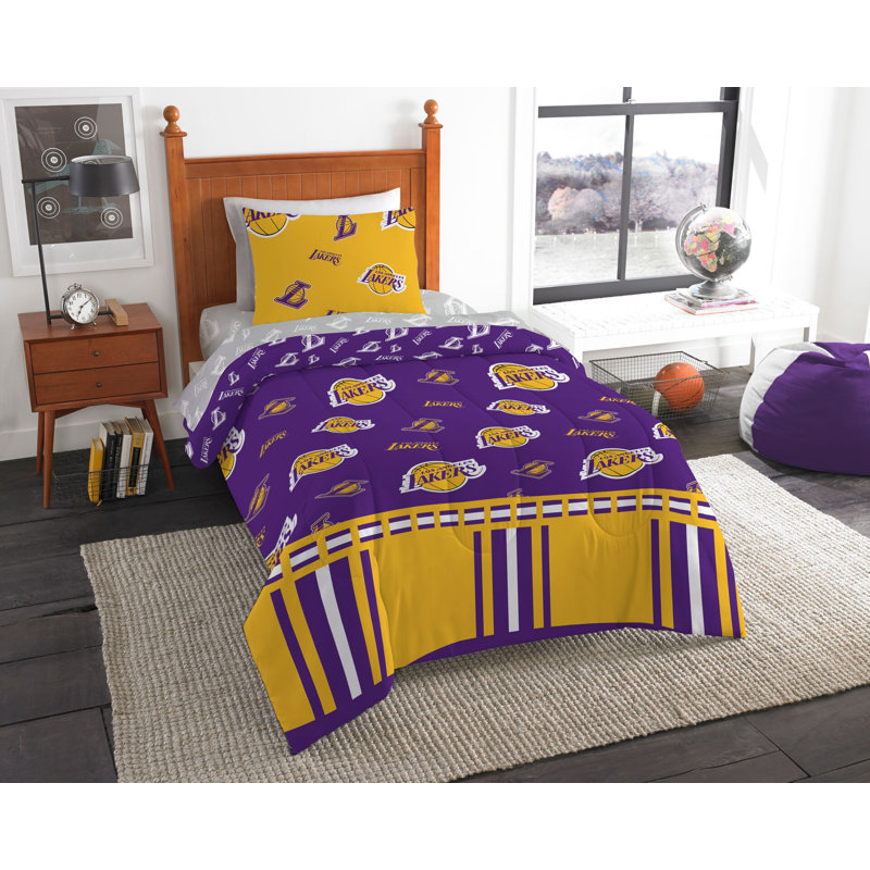 Modern & Contemporary Polyester Comforter, Twin Comforter + 3 Additional Pieces, Chicago Bulls