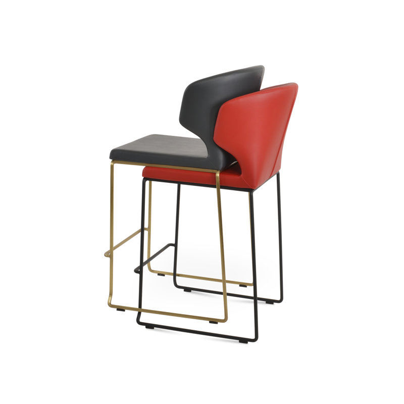Tabouret de bar et de comptoir empilable Amed, Tabouret de bar (siège d'une hauteur de 29 po), Noir, Rouge