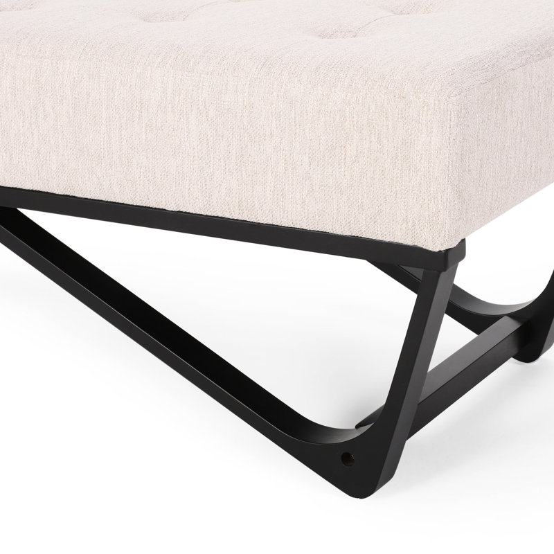 Banc moderne avec capitonnage à boutons et base élégante avec dessus à pattes gaufrées élégantes