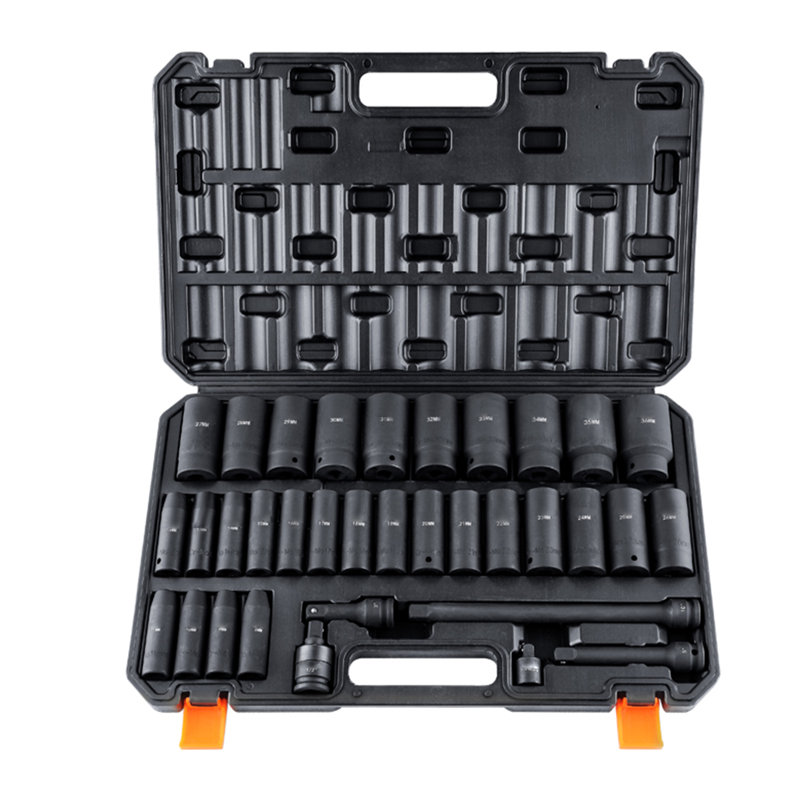 Caisse à outils à cliquet 13,38 po
