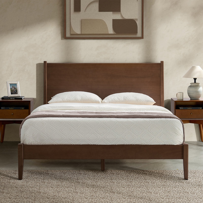 Lit en bois massif de style Mid-Century avec tête de lit moelleuse Boneva, Noyer, Très grand lit