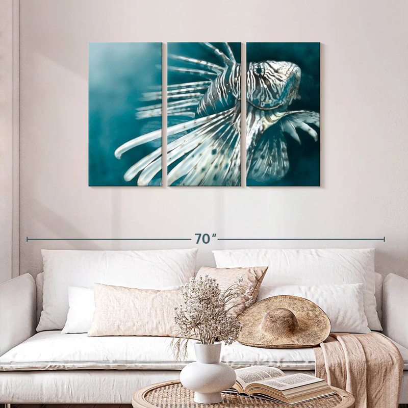 Lionfish Stripes, 28" H x 45" W