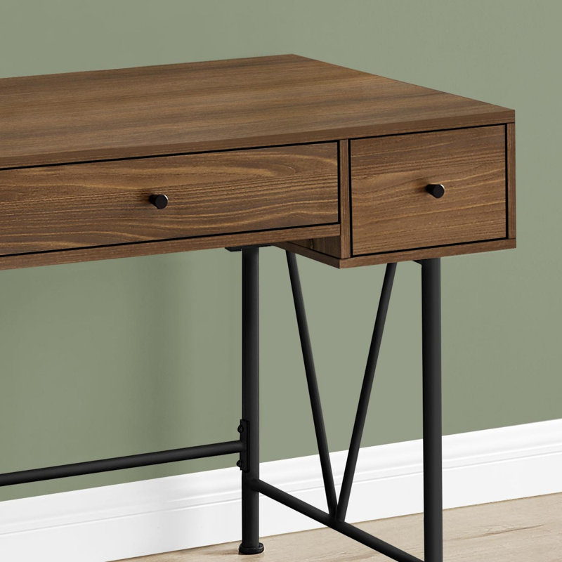 Bureau d'ordinateur moderne et minimaliste, Noyer