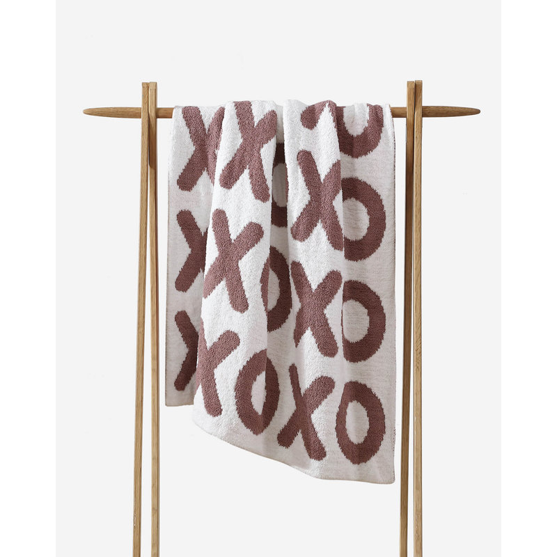 XOXO Throw Blanket, Rose/Off White Geometric