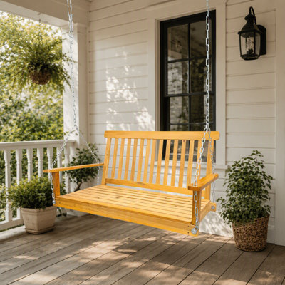 Balançoire de porche en bois de teck durable avec accoudoirs et chaînes de suspension, parfaite pour la détente sur la terrasse, dans le jardin et la cour arrière.