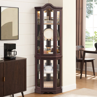 Présentoir de coin lumineux en cerisier foncé, avec portes en verre, tablettes réglables et poignées élégantes pour le salon à quatre charnières Home Curio