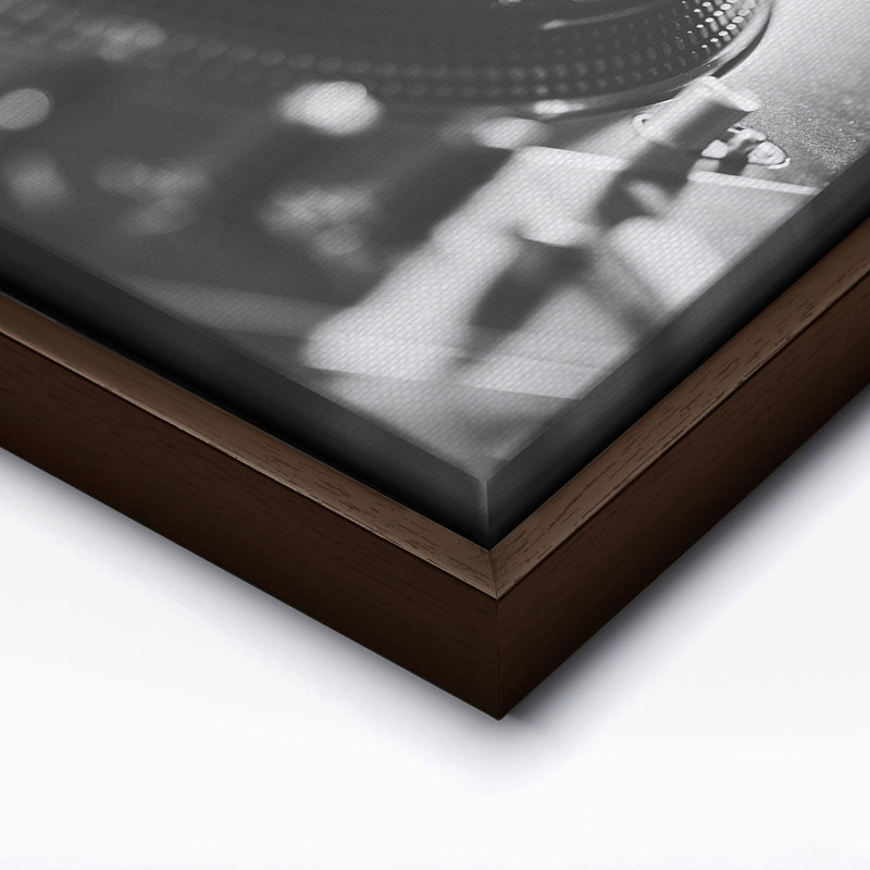 Photographie de tourne-disque, Canvas, 24"H x 32"W, Brown Framed