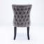 Chaise rembourrée à oreilles-114326784