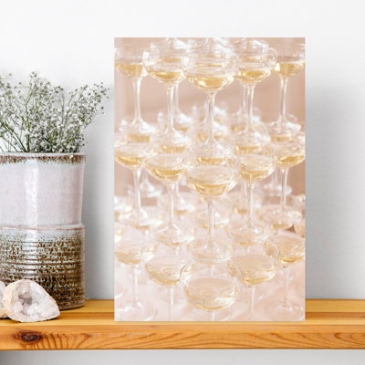 «Champagne Tower», art mural contemporain