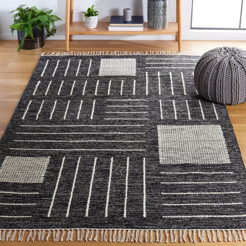 Flore Geometric Handmade Kilim Wool/Cotton Area Rug in Black/Ivory, Rectangle 5' x 8'