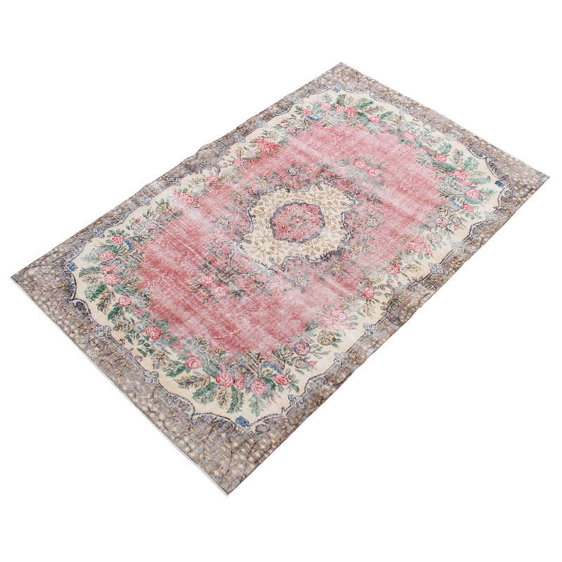 Tapis rouge foncé Antalya 5 pi 7 po x 8 pi 8 po