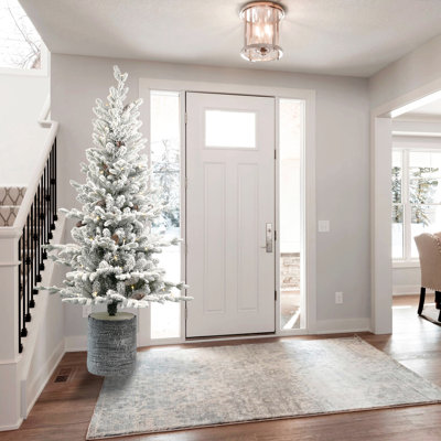 Arbre de Noël enneigé 365 avec 70 blanc chaud, base en pot et pin