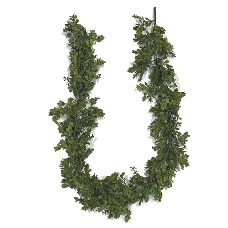Boxwood Garland