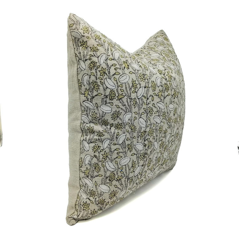 Housse de coussin intérieur / extérieur Floral Linen, 14 po x 14 po, Vert / noir / motif floral beige 1, Carré