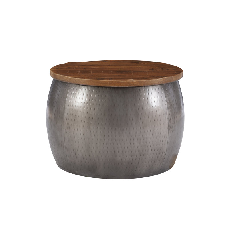 Table basse Synthia en métal martelé avec rangement et plateau en bois, H 18,5 po x L 27,5 po x l 27,5 po, Argent