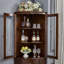 Vitrines en bois massif brun noisette