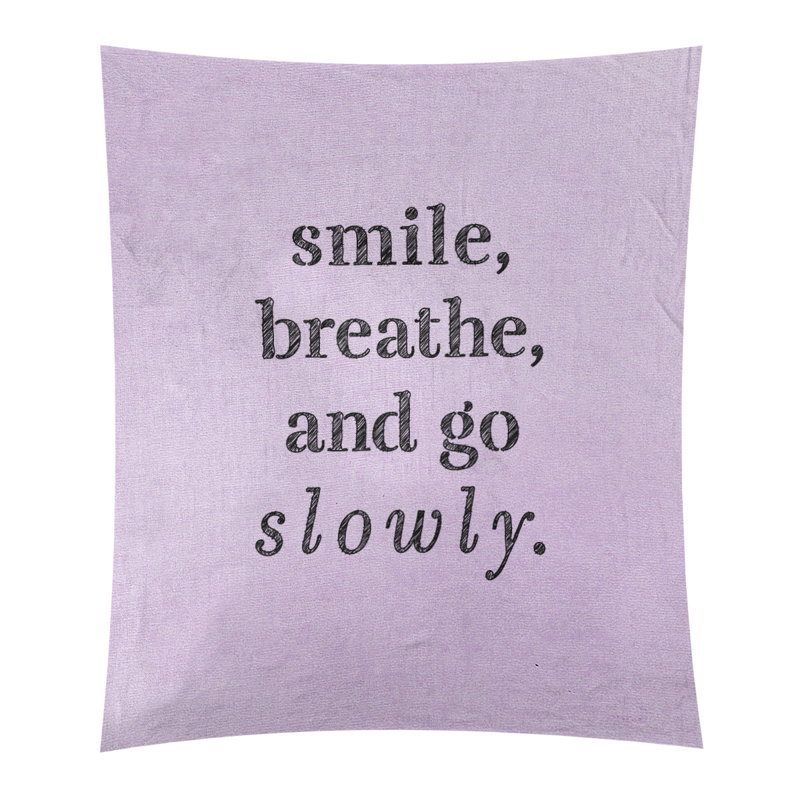 Tapisserie de polyester à quote-main lente, H 60 po x l 51 po, Mauve / noir