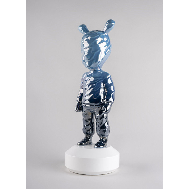 Handmade Entertainment Statue, 20.47" H x 7.48" W x 7.48" D, Blue/Black