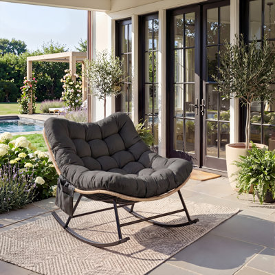 Chaise berçante intérieure / extérieure avec coussin épais, structure en métal robuste supportant un mouvement de bascule de 450 lb, tissu résistant à l'eau, simple