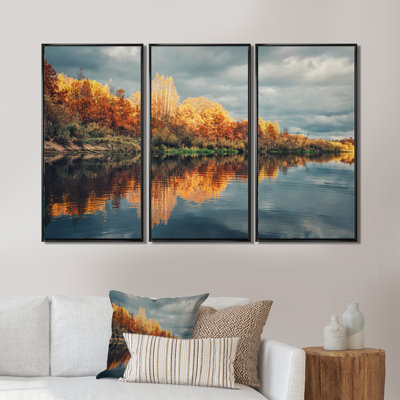 Pittoresque forêt d'automne par la rivière - ensemble de 3 reproductions sur toile
