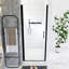 Porte de douche pivotante 30 po x 72 po, cadre en aluminium noir mat, demi-cadre, film en verre trempé anti-déflagrant de 1/4 po, poignée en acier inoxydable