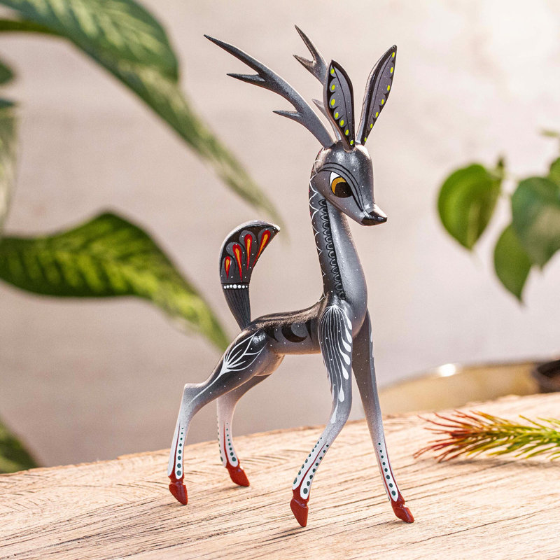 Figurines & Sculptures