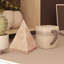 Sculpture pyramide en marbre poli-49708216