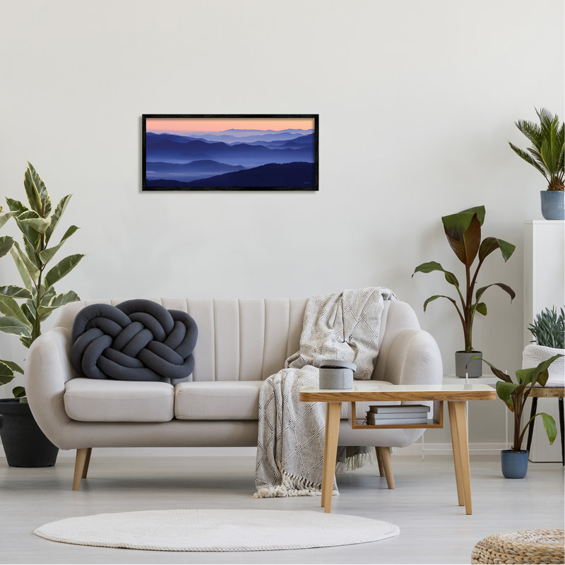 «Layered Blue Mountain Peaks», art texturé giclée par Lori Deiter, Giclée encadrée noir minuit, H 13 po x l 30 po x P 1,5 po
