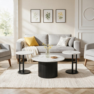 Ensemble de 3 pièces pour salon comprenant une table basse, des tables d'appoint et des plateaux en imitation marbre.