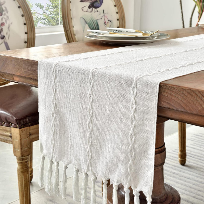 Lot de 3 chemins de table rustiques à pompons tressés, en coton et polyester doux, 13 x 72 et 13 x 90 pouces. Décoration de table bohème pour la cuisine, la salle à manger, les mariages, les fêtes et le décor quotidien de la maison.