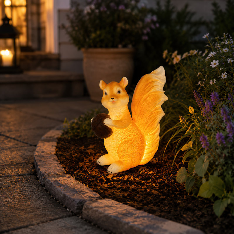 Éclairage solaire solaire pour jardin avec écureuil