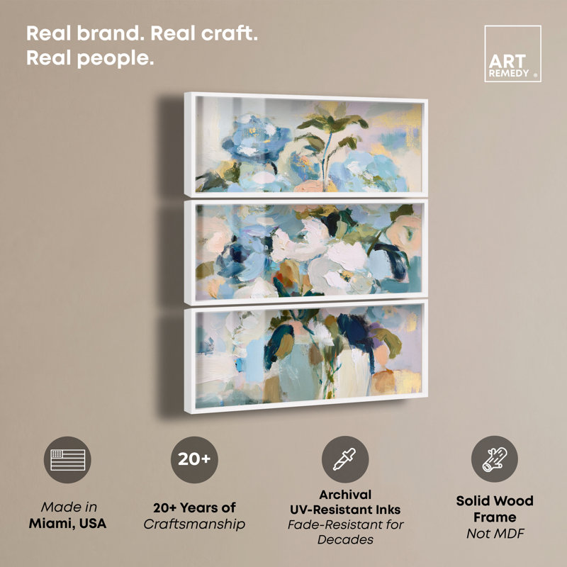 Art mural floral bleu Milky Peony, Cadre blanc