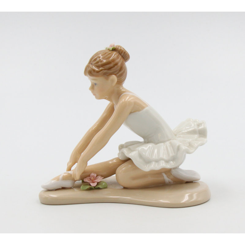 Faulks People Figurines & Sculptures