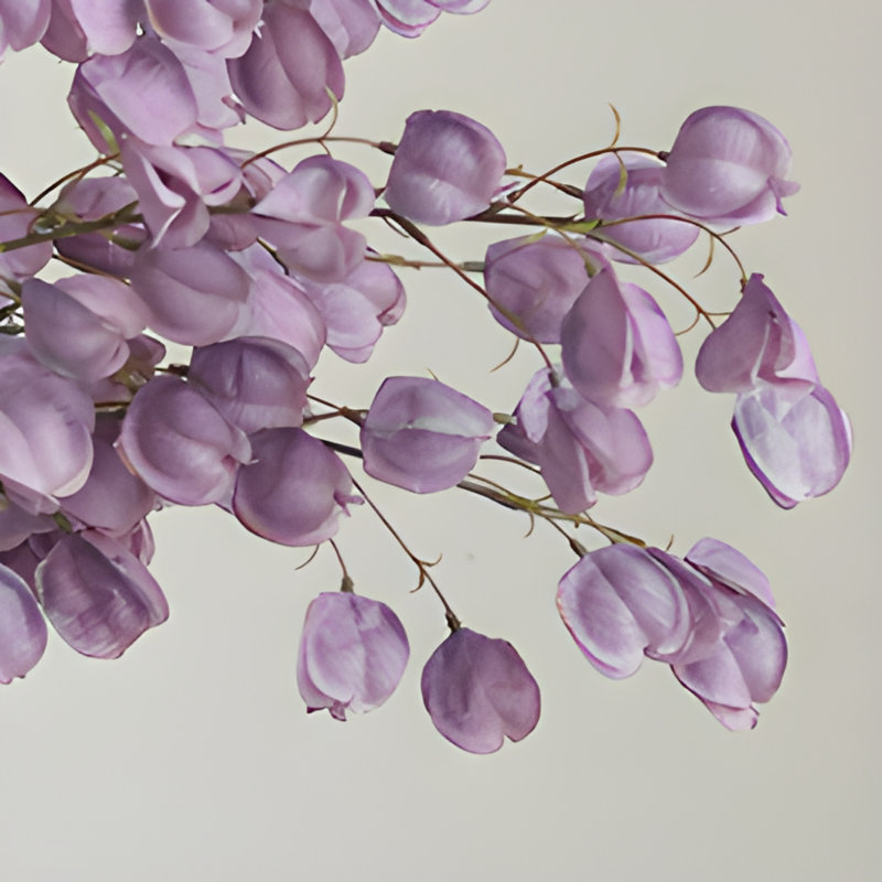 Ornements de fleurs simulées