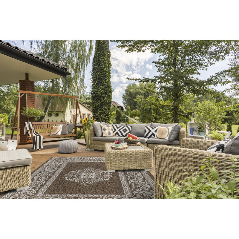 Ramos Oriental Indoor / Outdoor Rug, Rectangle 5'3" x 7'7"