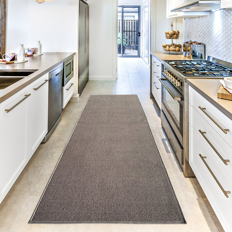 Tapis gris foncé touffeté Analeya, Tapis de couloir 2 pi 6 po x 7 pi