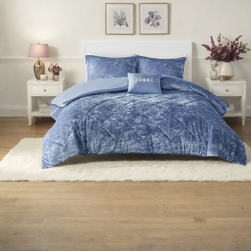 Luxurious Velvet Bedding Sets, Polyester Material, Glamorous Style For Home Comfort