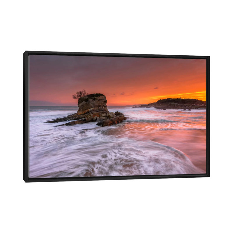 «Dawn», reproduction de photo sur toile, H 32 po x l 48 po x P 1,5 po, Toile avec cadre noir, Pas de tapis