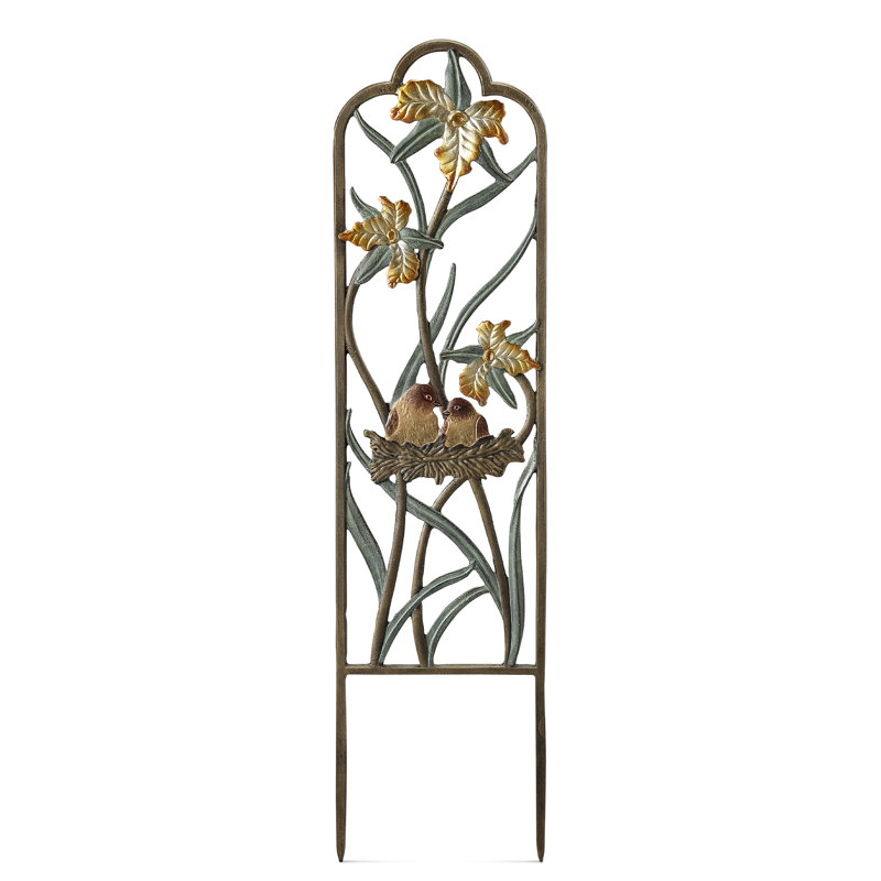 Narrow Lovebirds in Nest Trellis