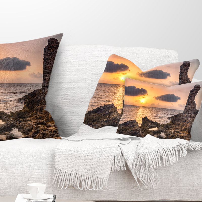 Coussin décoratif à imprimé ruines historiques au coucher du soleil - Sea & Shore, 12 po x 20 po, Rectangle