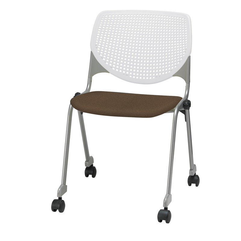 Chaise empilable poly Kool, Fudge, Oui