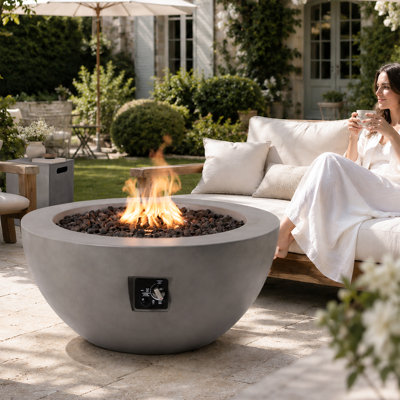 Foyer au propane 38 po, bol rond en béton de 65 000 BTU avec couvercle de réservoir, housse de pluie pour patio