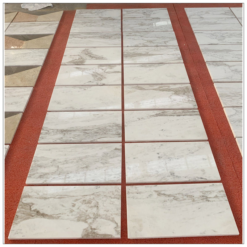 Carreaux de marbre blanc poli de 12 po x 24 po pour les murs et les planchers, naturel avec une élégance et une polyvalence uniques