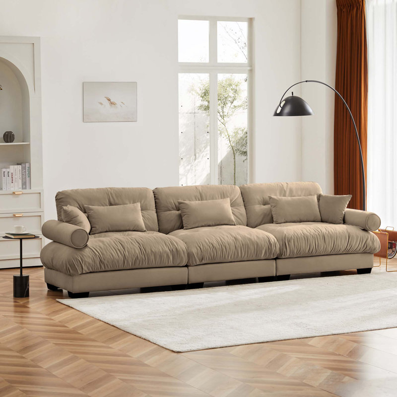 Très grand canapé moderne à 3 places avec coussins de taille et coussins décoratifs, Velours chameau
