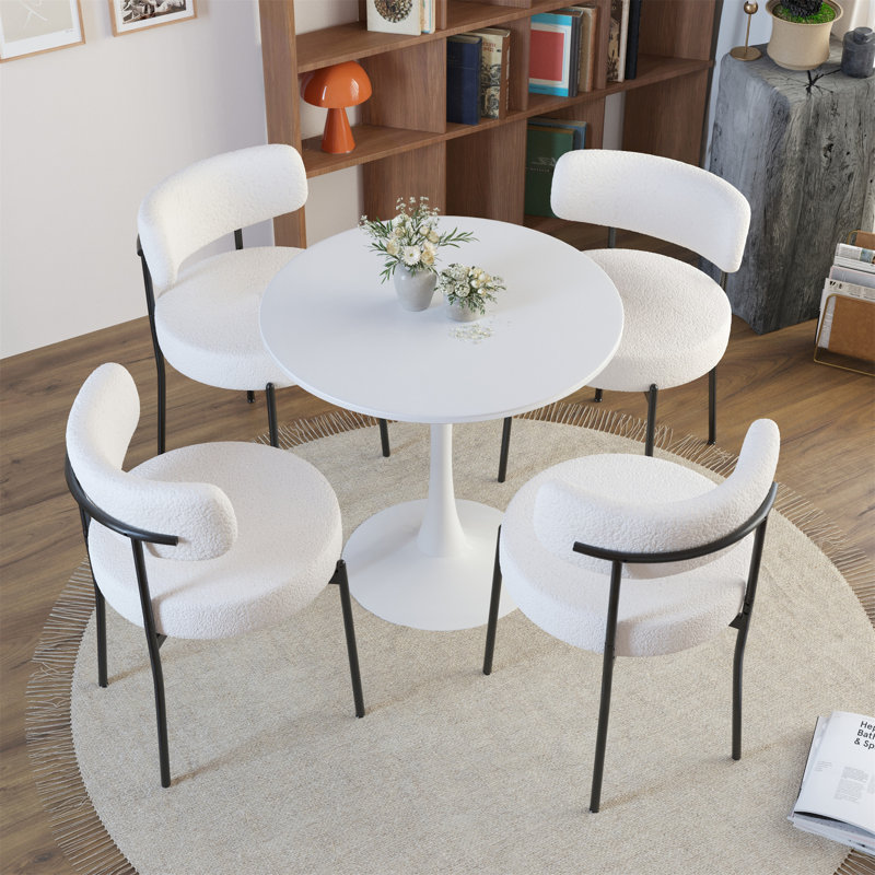 Ensemble de 4 chaises blanches (seulement les chaises)
