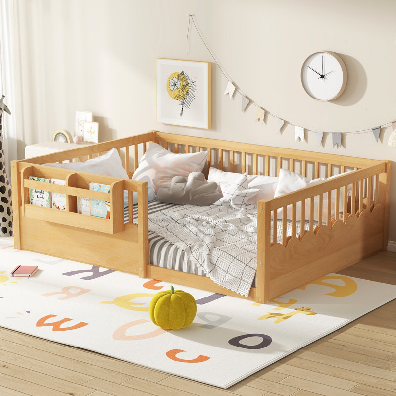 Lit double pour enfants avec rails de sécurité et bibliothèque intégrée, lit en bois à profil bas pour enfants, naturel.