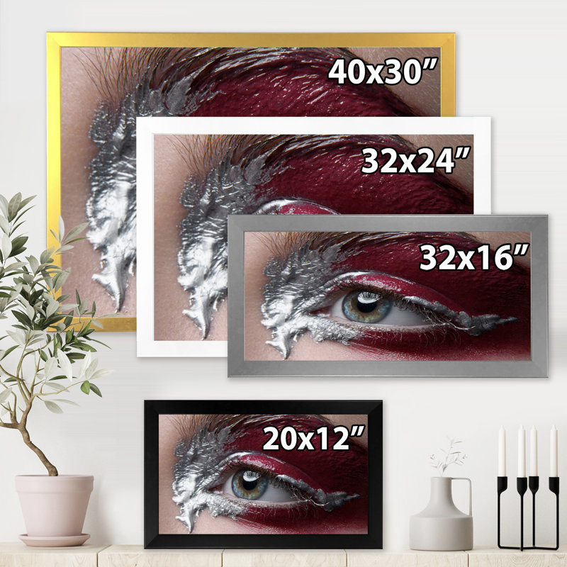 Retouchée - photographie sur toile, Toile avec cadre argenté, H 12 po x l 20 po x P 1,5 po