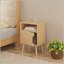 Table de chevet en rotin, table d'appoint avec tablette ouverte, table de chevet décorative avec pieds en bois massif pour chambre à coucher, dortoir et petits espaces